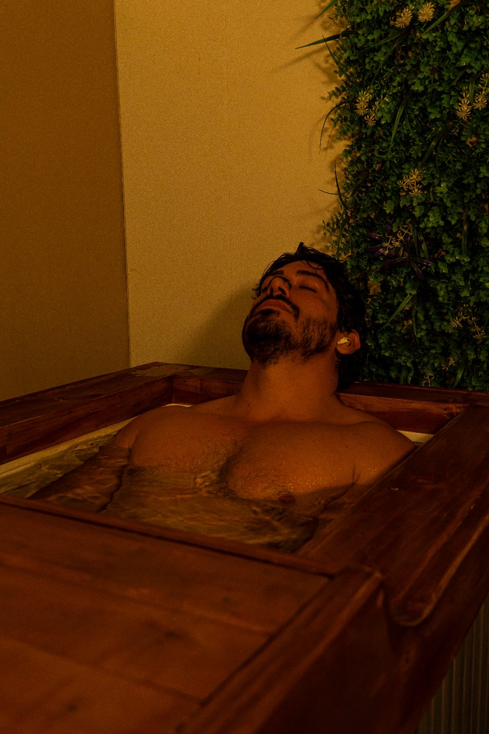 Experiencia Tico Plunge — cold plunge de madera a medida